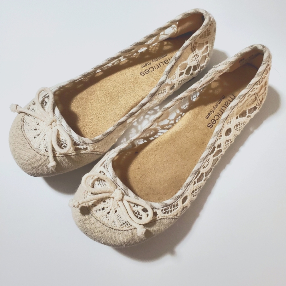 Lace flats